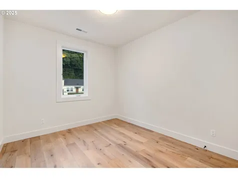 207 S Nebraska Street Portland OR 97239