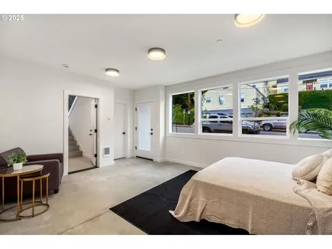 207 S Nebraska Street Portland OR 97239