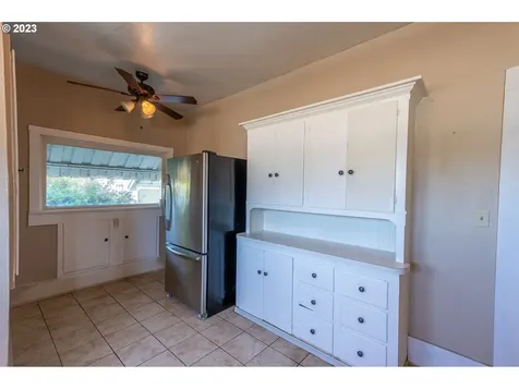 803 6th Street Myrtle Point OR 97458
