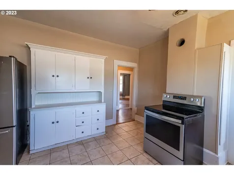 803 6th Street Myrtle Point OR 97458