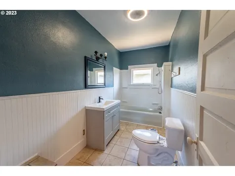 803 6th Street Myrtle Point OR 97458