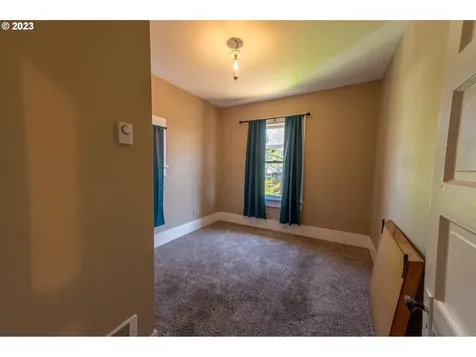 803 6th Street Myrtle Point OR 97458