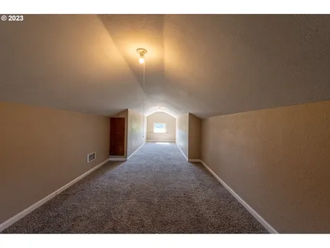 803 6th Street Myrtle Point OR 97458