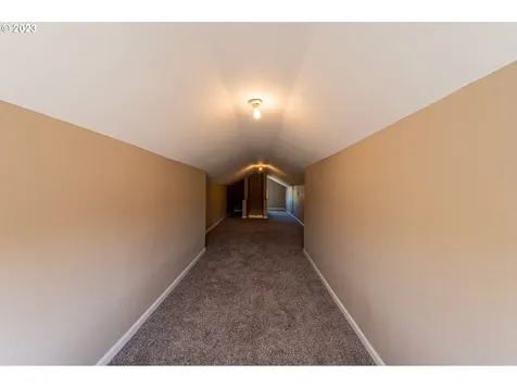 803 6th Street Myrtle Point OR 97458