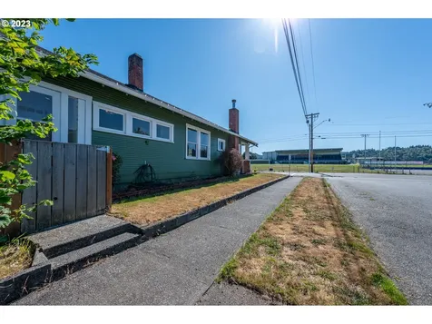 803 6th Street Myrtle Point OR 97458
