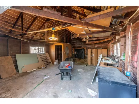 803 6th Street Myrtle Point OR 97458
