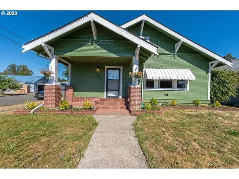 803 6th Street Myrtle Point OR 97458