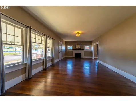 803 6th Street Myrtle Point OR 97458