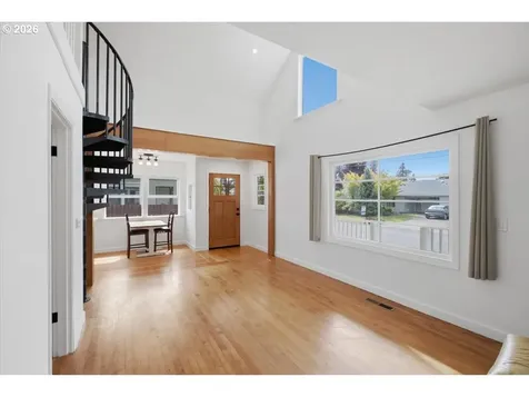 1020 N 3rd Street Woodburn OR 97071
