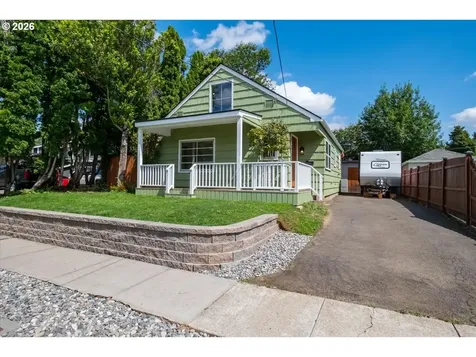 1020 N 3rd Street Woodburn OR 97071