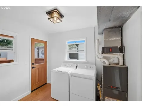 1020 N 3rd Street Woodburn OR 97071