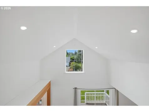 1020 N 3rd Street Woodburn OR 97071