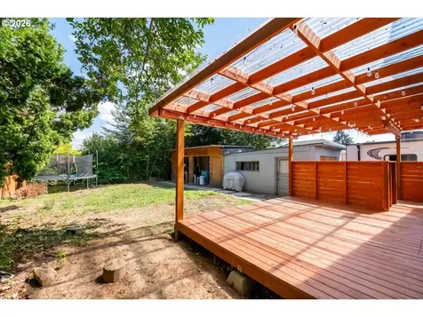 1020 N 3rd Street Woodburn OR 97071