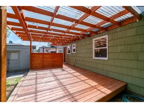 1020 N 3rd Street Woodburn OR 97071