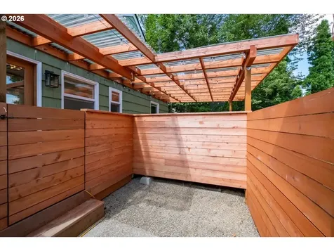 1020 N 3rd Street Woodburn OR 97071