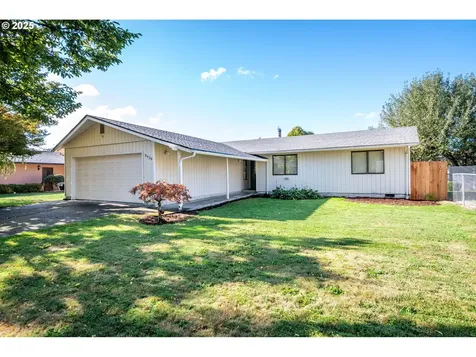3929 Pine Street Longview WA 98632