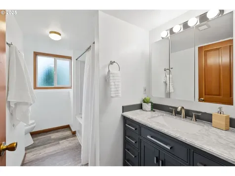 4032 NE Meadow Lane Hillsboro OR 97124