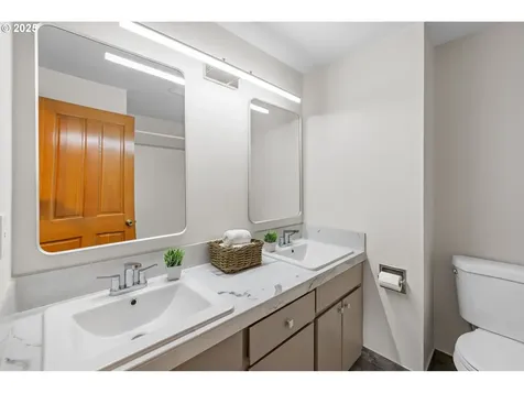 4032 NE Meadow Lane Hillsboro OR 97124