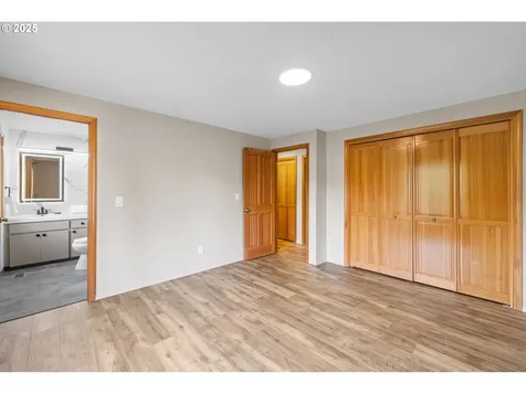4032 NE Meadow Lane Hillsboro OR 97124