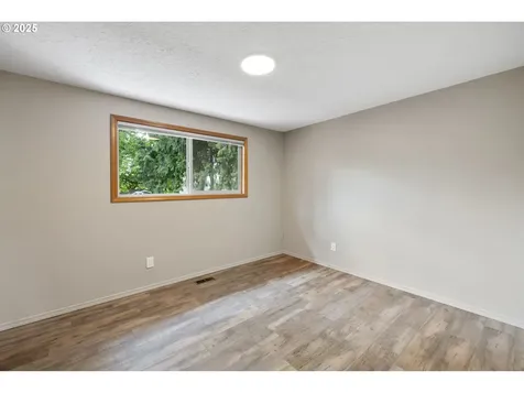 4032 NE Meadow Lane Hillsboro OR 97124