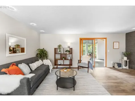 4032 NE Meadow Lane Hillsboro OR 97124