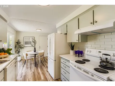 22609 NE Hancock Street Fairview OR 97024