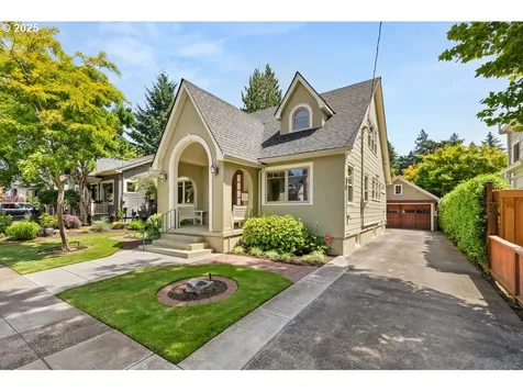 2516 NE 32nd Court Portland OR 97212