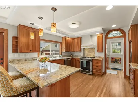 2516 NE 32nd Court Portland OR 97212