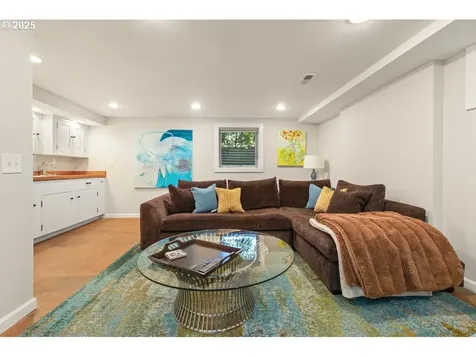 2516 NE 32nd Court Portland OR 97212