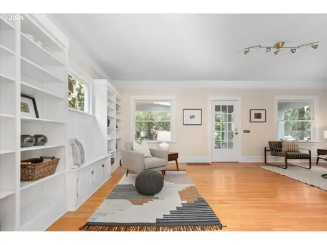 1916 NE 12th Avenue Portland OR 97212