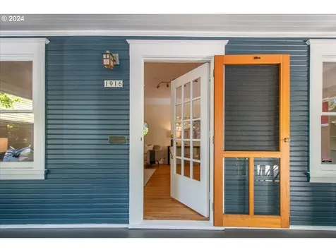 1916 NE 12th Avenue Portland OR 97212