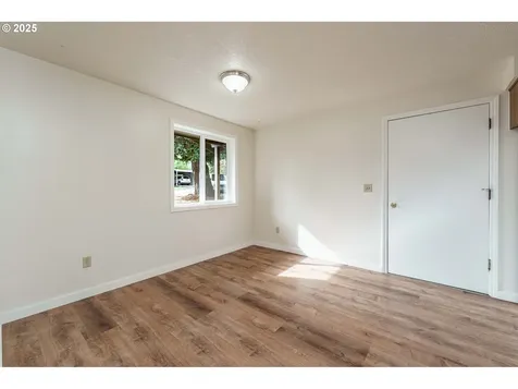 2016 C Street Hood River OR 97031