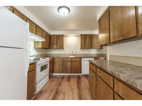 2016 C Street Hood River OR 97031