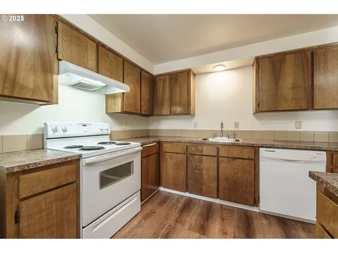 2016 C Street Hood River OR 97031