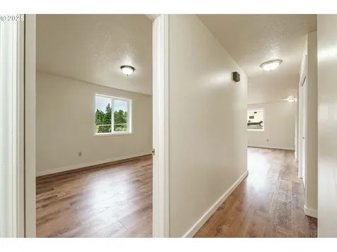 2016 C Street Hood River OR 97031