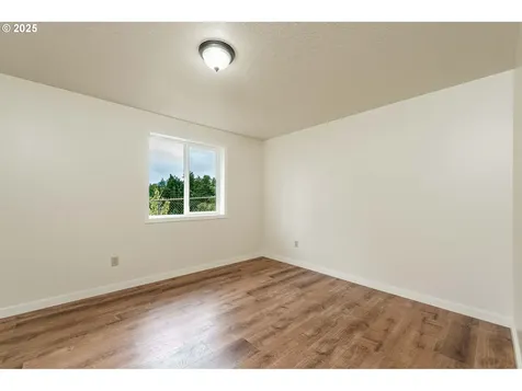 2016 C Street Hood River OR 97031
