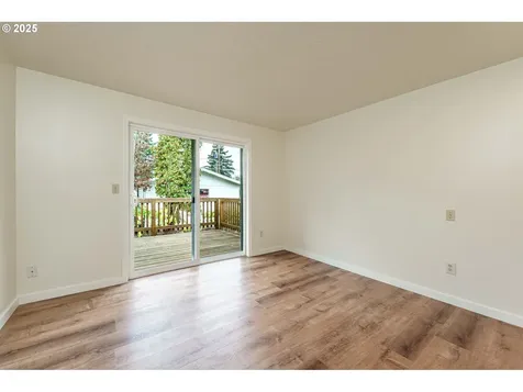 2016 C Street Hood River OR 97031