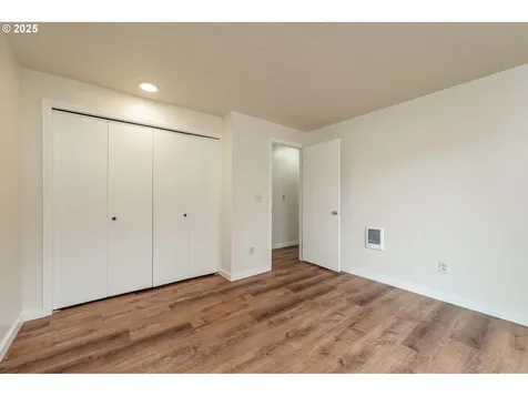 2016 C Street Hood River OR 97031