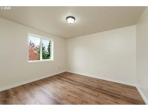 2016 C Street Hood River OR 97031