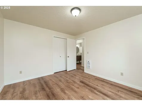 2016 C Street Hood River OR 97031