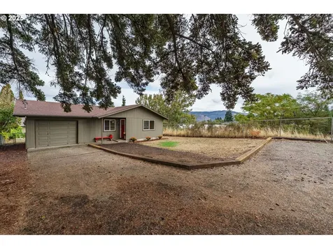 2016 C Street Hood River OR 97031