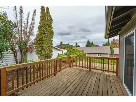 2016 C Street Hood River OR 97031