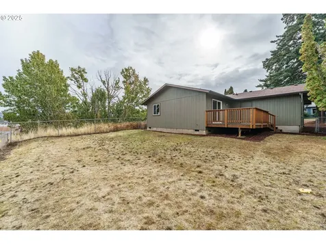 2016 C Street Hood River OR 97031