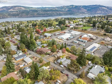 2016 C Street Hood River OR 97031