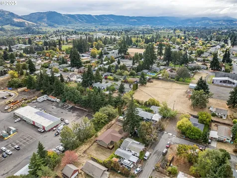 2016 C Street Hood River OR 97031
