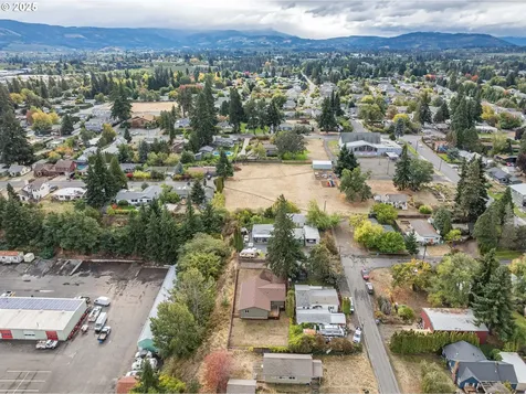 2016 C Street Hood River OR 97031