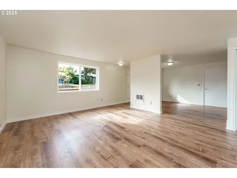 2016 C Street Hood River OR 97031