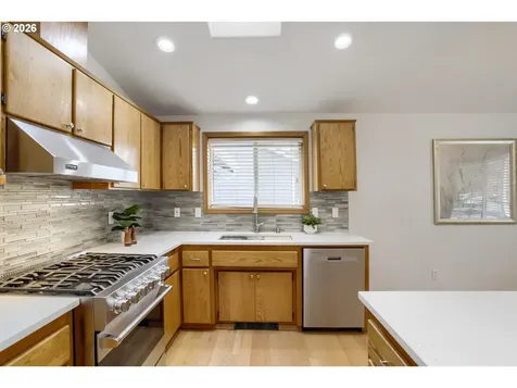 218 SW 11th Street Dundee OR 97115