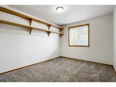 218 SW 11th Street Dundee OR 97115