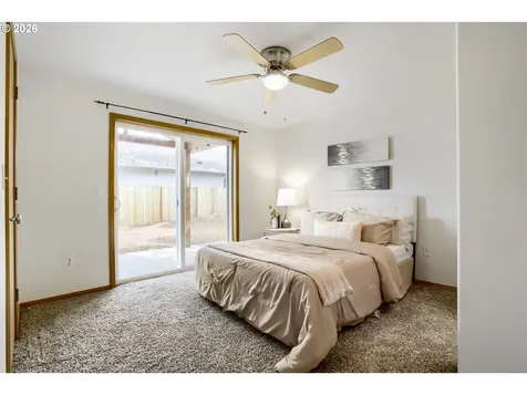 218 SW 11th Street Dundee OR 97115
